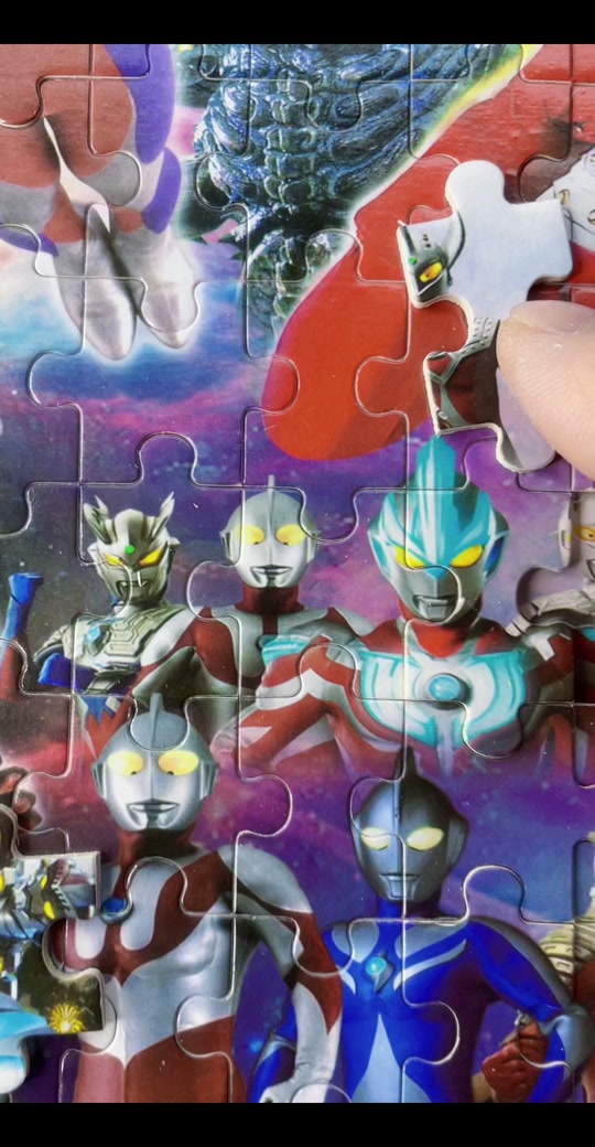 奥特曼版手机拼图教程(奥特曼的拼图怎么拼最快)